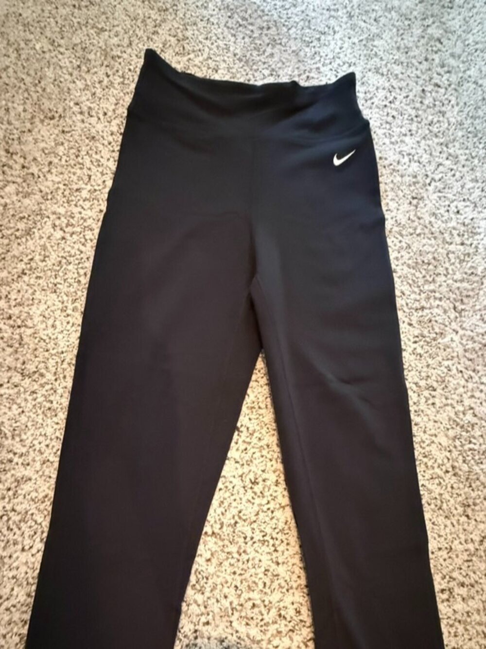 Nike | Dri-Fit Cropped Athletic Leggings | Black | Size M